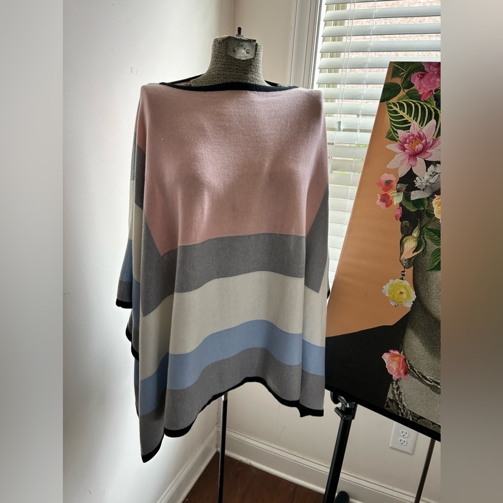 NWT Rafaella OS Poncho NWT Peach Skin colorblocked